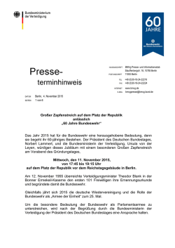 Gro&szlig;er Zapfenstreich auf dem Platz der Republik anl&auml;sslich &bdquo;60