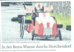 In der Renn-Wanne durchs Storchendorf